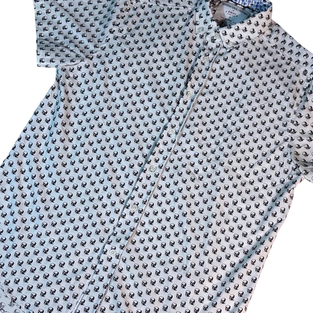 International Report Button Down Mens Medium White Black Skull 4-Way Stretch SS